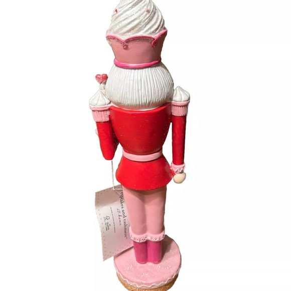 Cupcakes and Cashmere Valentines Day Nutcracker Red Pink Hearts Figurine 13" NEW - Picture 2 of 2